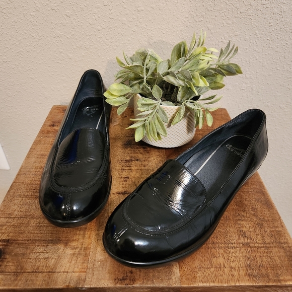 Dansko Black Patent Leather Loafers Size 38 - Picture 1 of 10